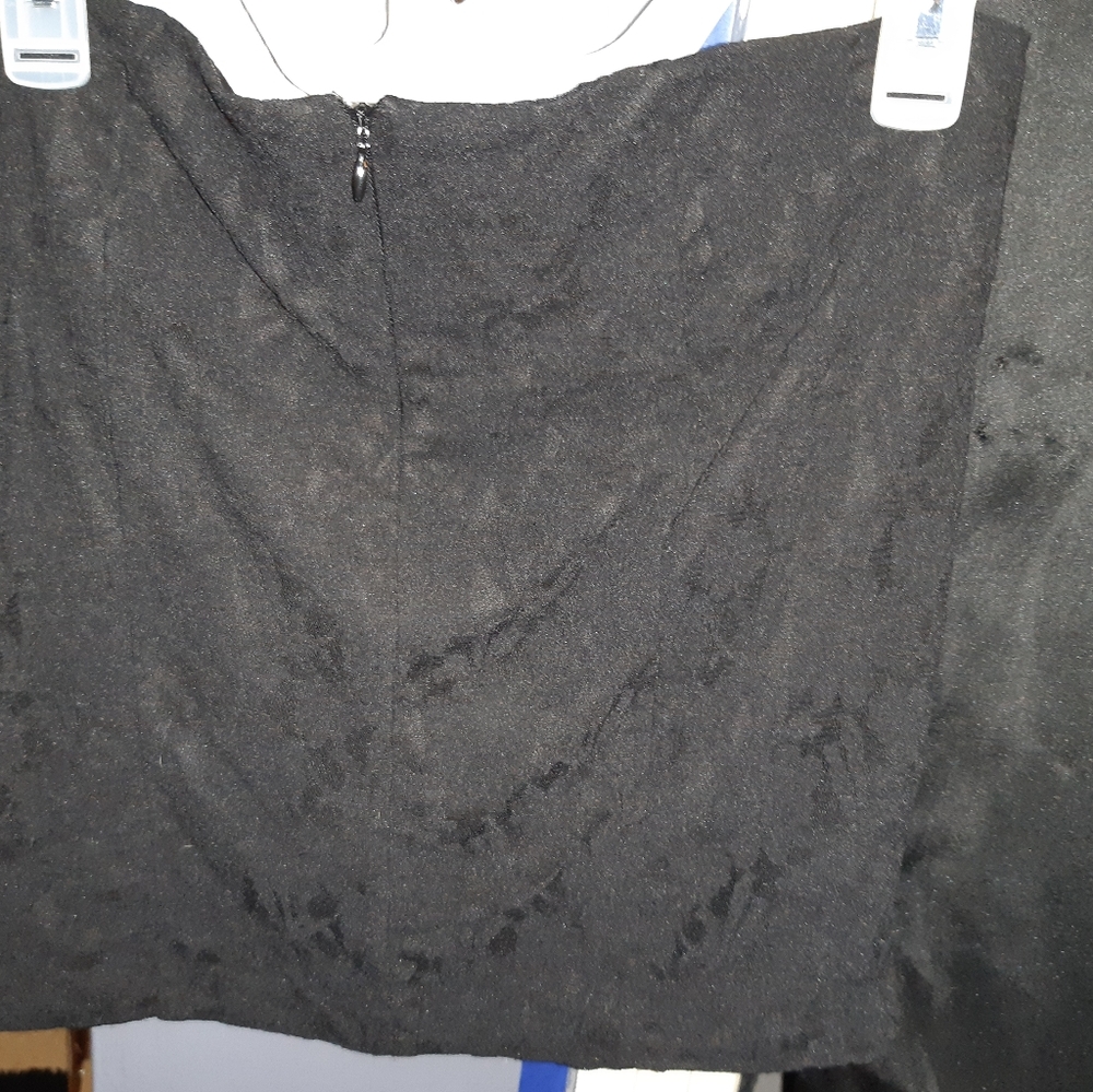 Skirt - Picture 2 of 3